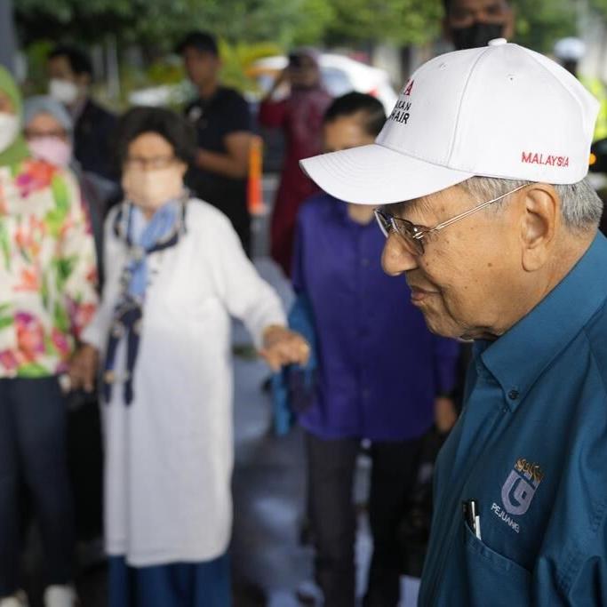 Malaysia enters tight race as long-dominant party seeks win